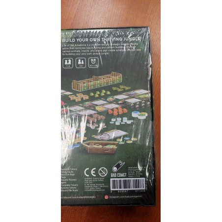 Life of the Amazonia (spigolo danneggiato su retro)